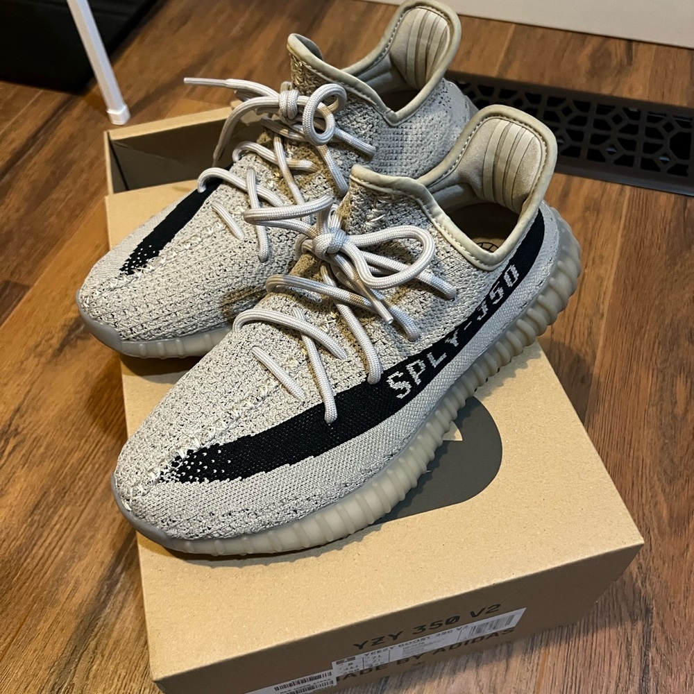 Adidas Yeezy 350 - Picture 6 of 6